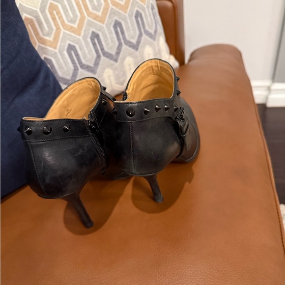 Enzo Angiolini Presley Black Leather Booties 8 - Picture 2 of 11